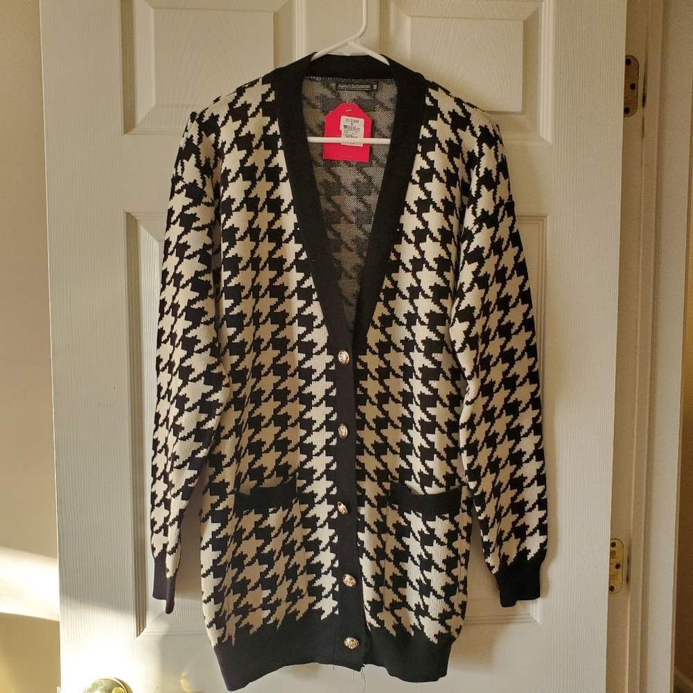 Women's Black And Cream sweater jacket, Size Medium